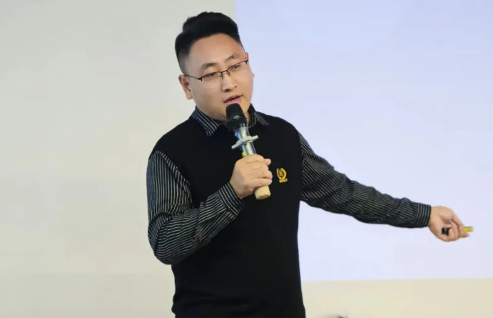 独立站的“一人公司”是 “狠人” 专场，摆烂党别来碰瓷了