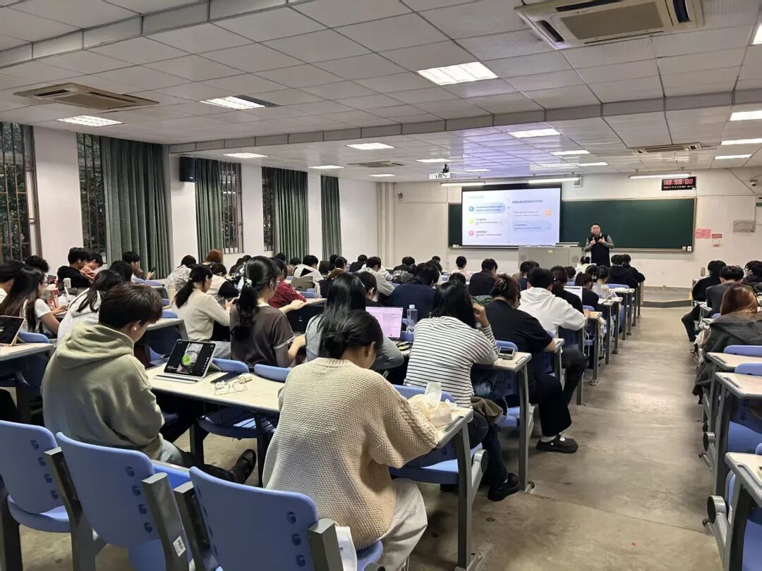 SEO小平受邀走进福建师范大学,培训AI + SEO外贸获客赋能新一代跨境人 配图