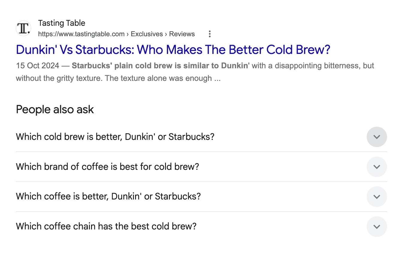 谷歌搜索「Dunkin 冷萃 vs 星巴克冷萃」,出现对比文章和 People Also Ask 模块